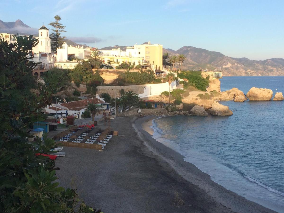 Sea & Pool View Garden Apartment Las Palmeras 内尔哈 外观 照片