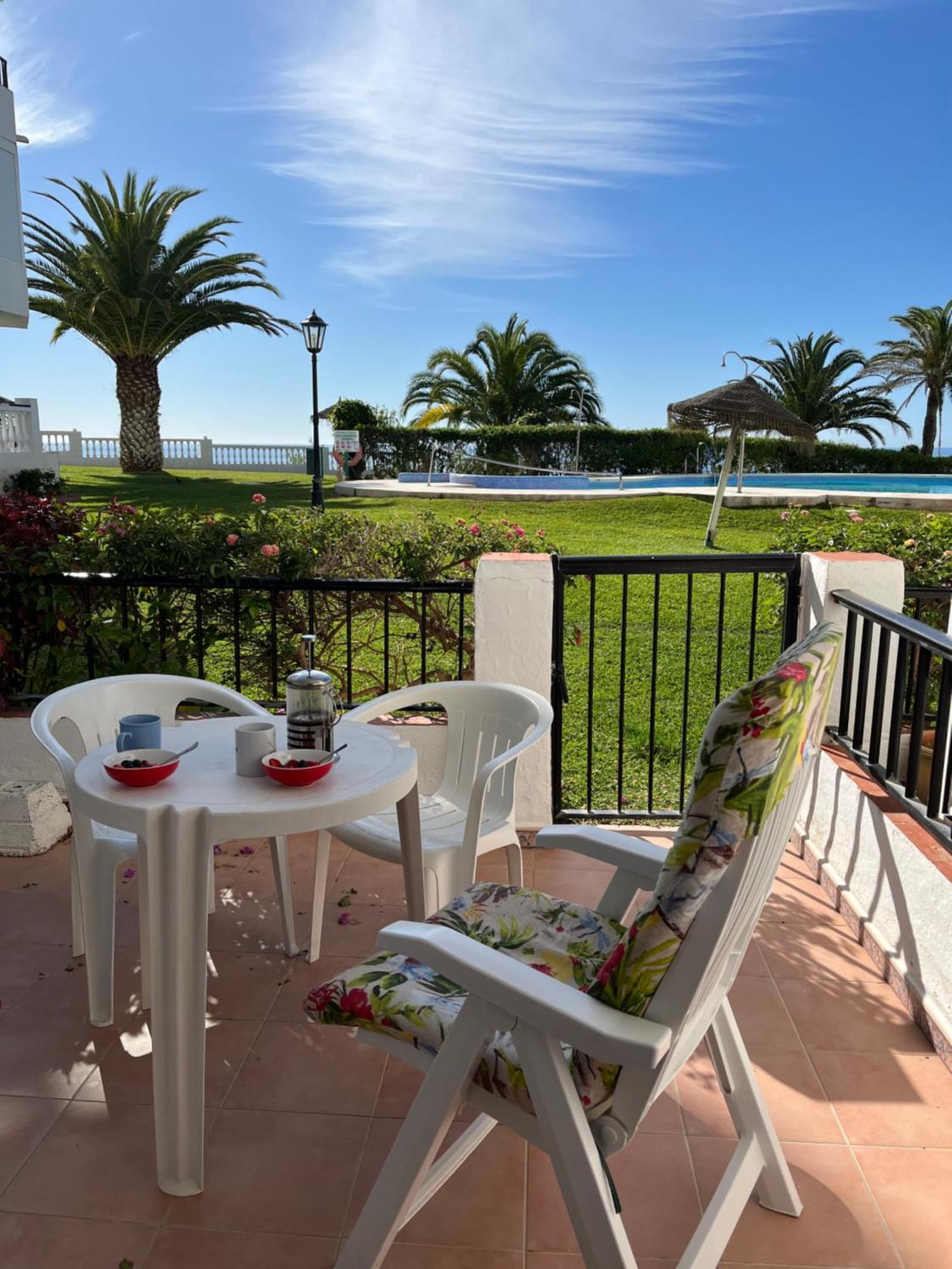 Sea & Pool View Garden Apartment Las Palmeras 内尔哈 外观 照片